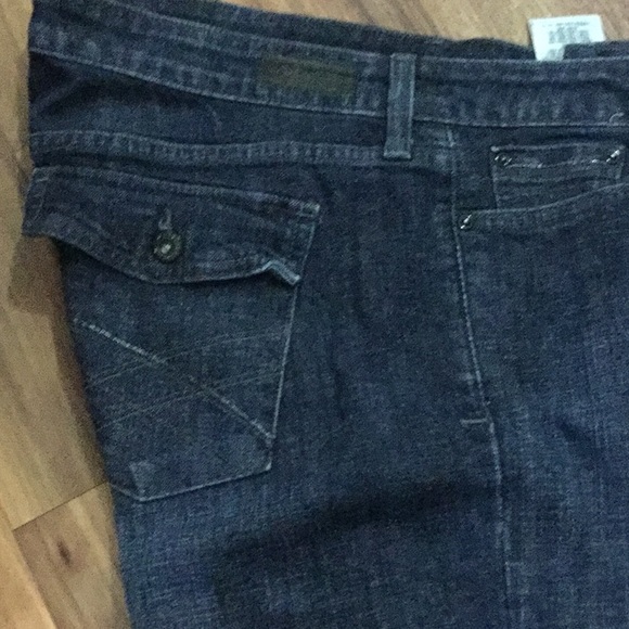 Levi Low Rise - Picture 6 of 8